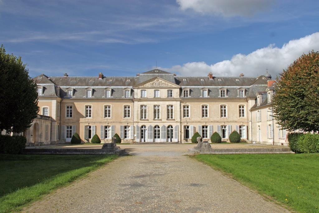 Parigné Le Polin Chateau
