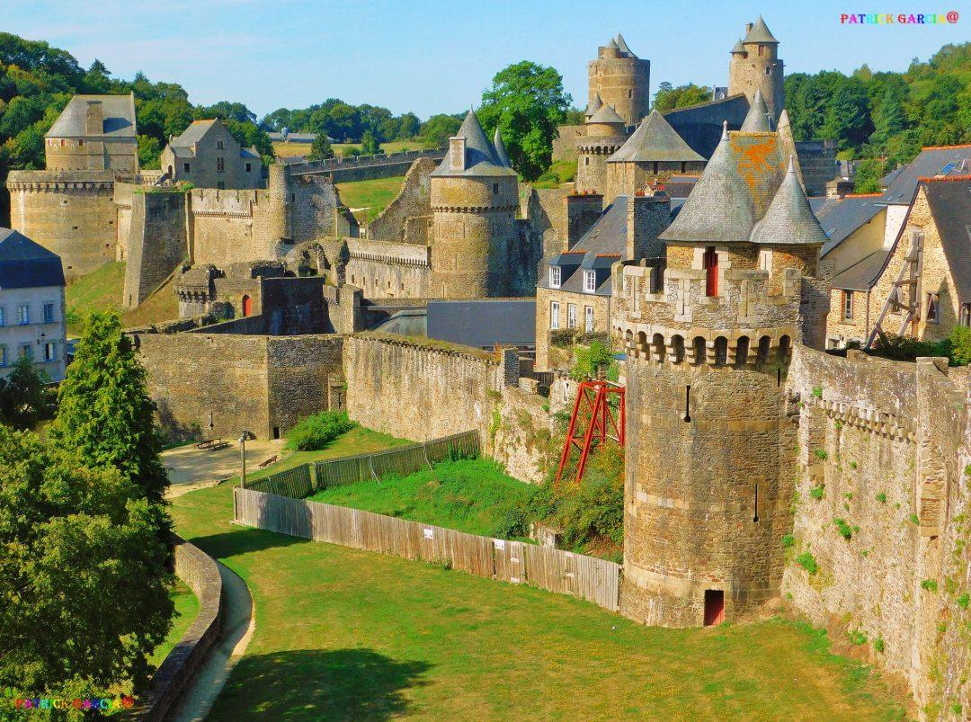 Fougères Chateau - Acanthe Terrain