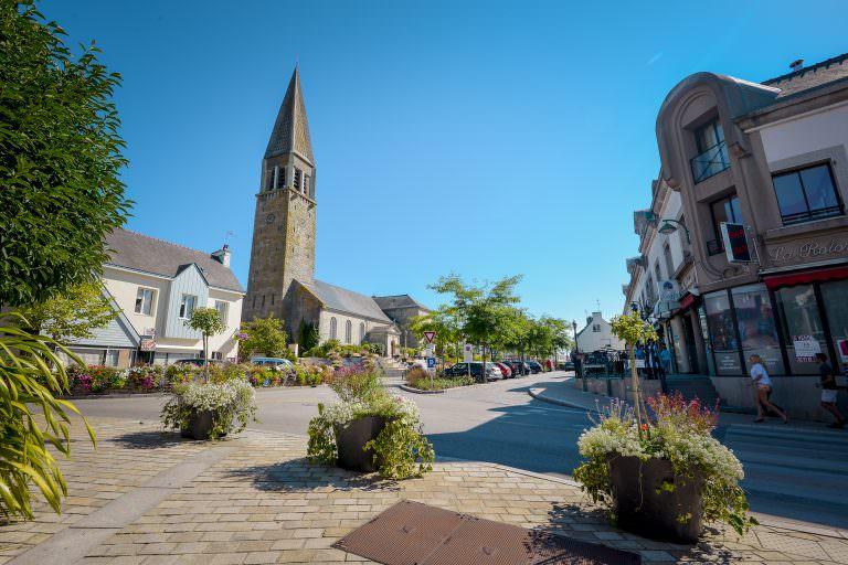 Eglise Locmiquelic